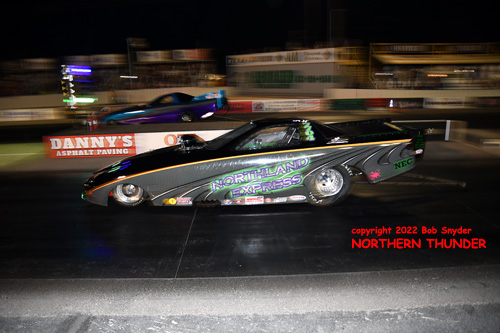 Mitch Bowen - 'Northland Express' (near lane) 
vs Scott Pareso - 'Turbonator' (far lane)